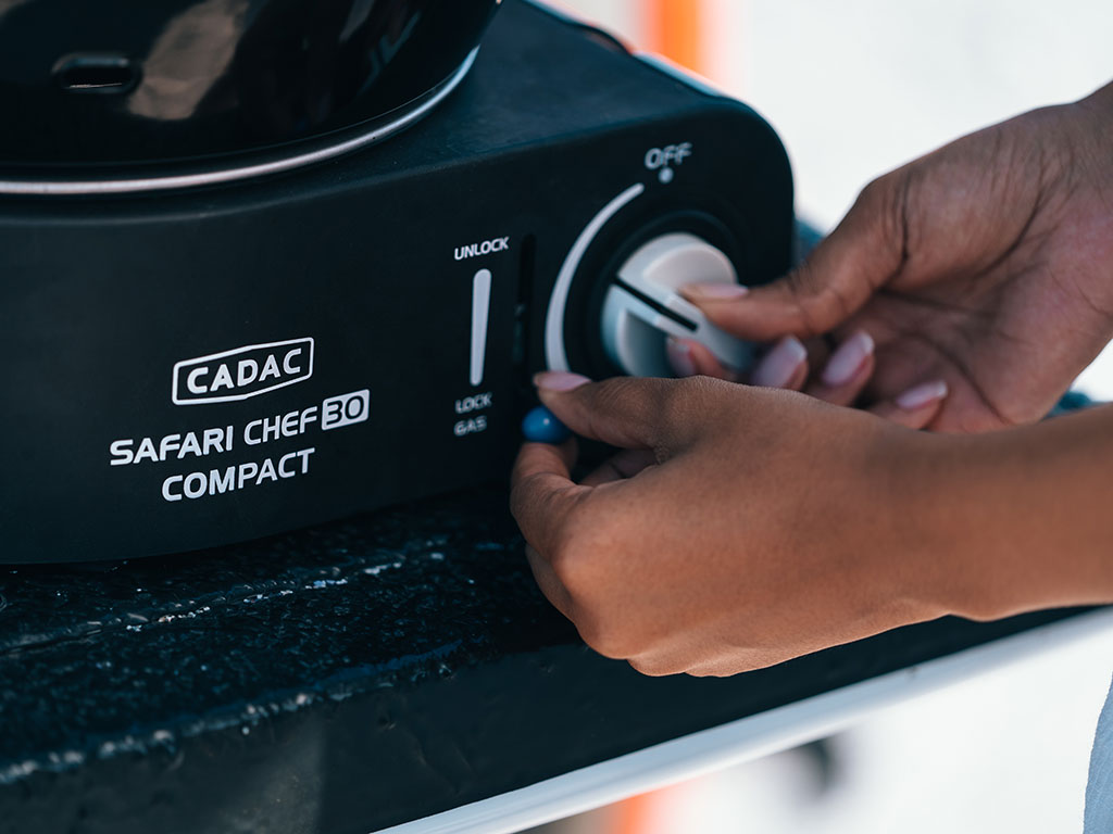 Safari Chef 30 Compact- Portable 6 Piece- Gas Barbeque- Camp Cooker