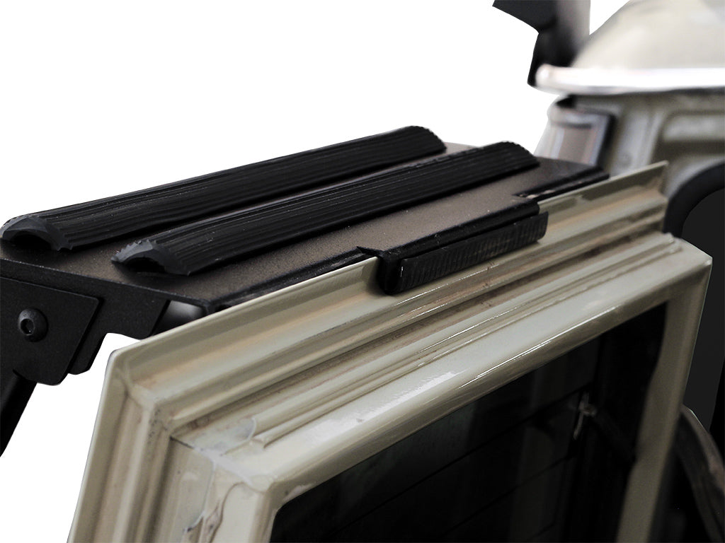Toyota Land Cruiser 76 Ladder