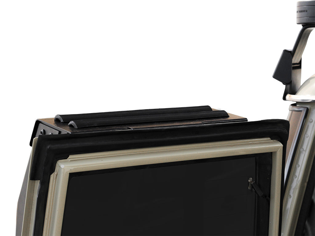 Toyota Land Cruiser 76 Ladder